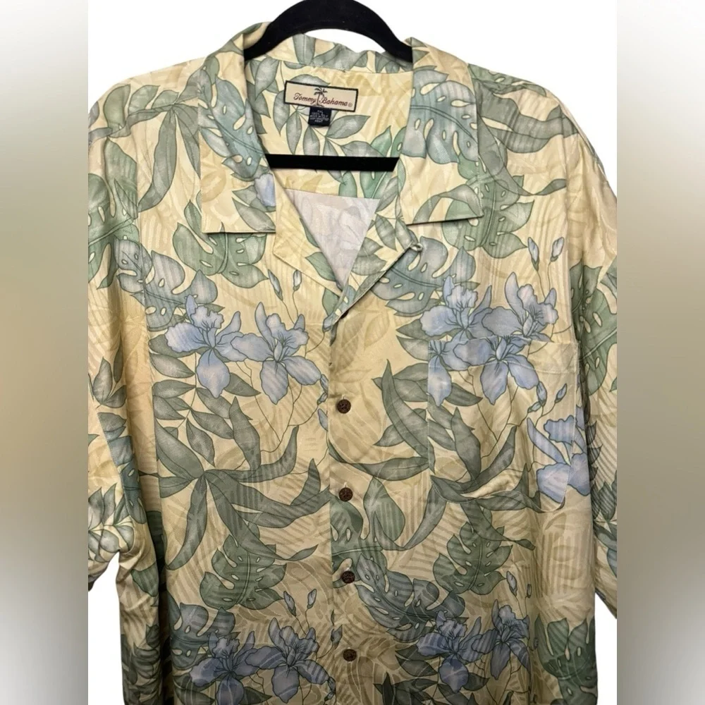 Tommy Bahama Floral Hawaiian Print Silk Camp Shirt Size XXL